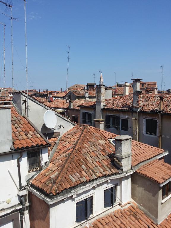 Elegant Terrace Apartment Near Piazza San Marco Last Floor No Lift Венеція Номер фото